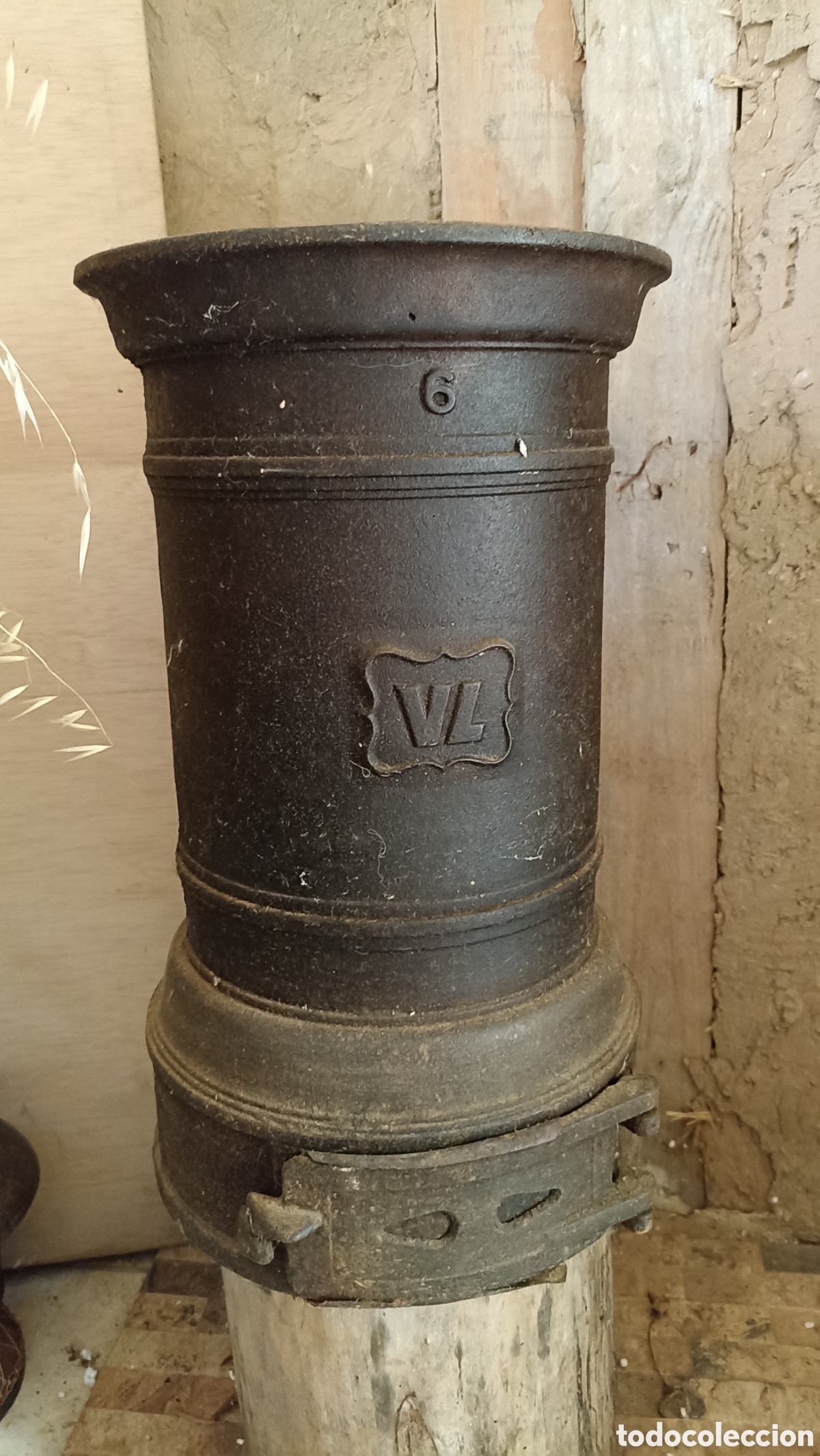 Antig&uuml;edades: ANTIGUA ESTUFA / SALAMANDRA DE HIERRO FUNDIDO CON SELLO &rdquo;VL&rdquo; N.&ordm; 6