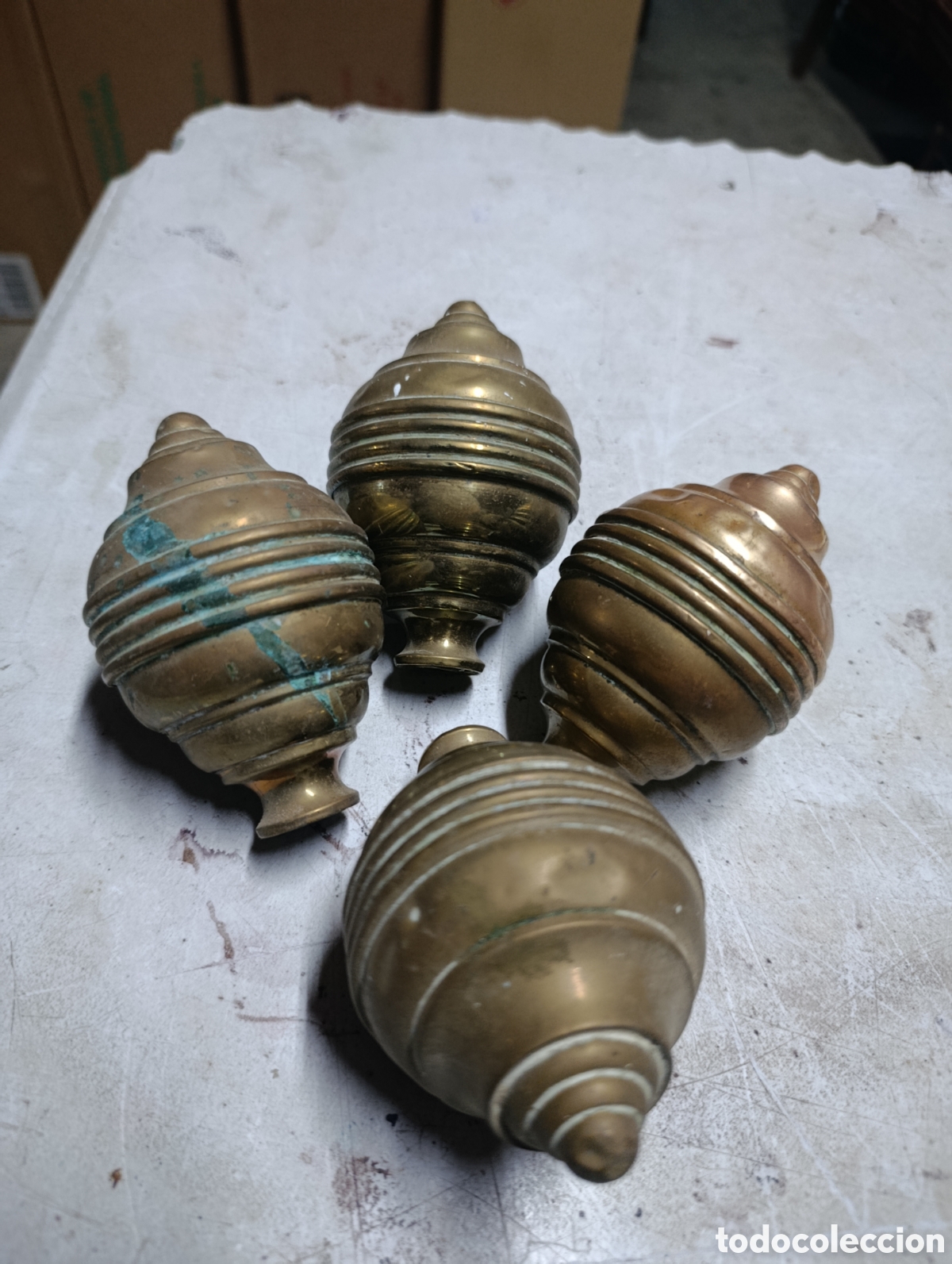 Antig&uuml;edades: Lote de 4 pi&ntilde;as terminacion pasamanos. - Foto 1