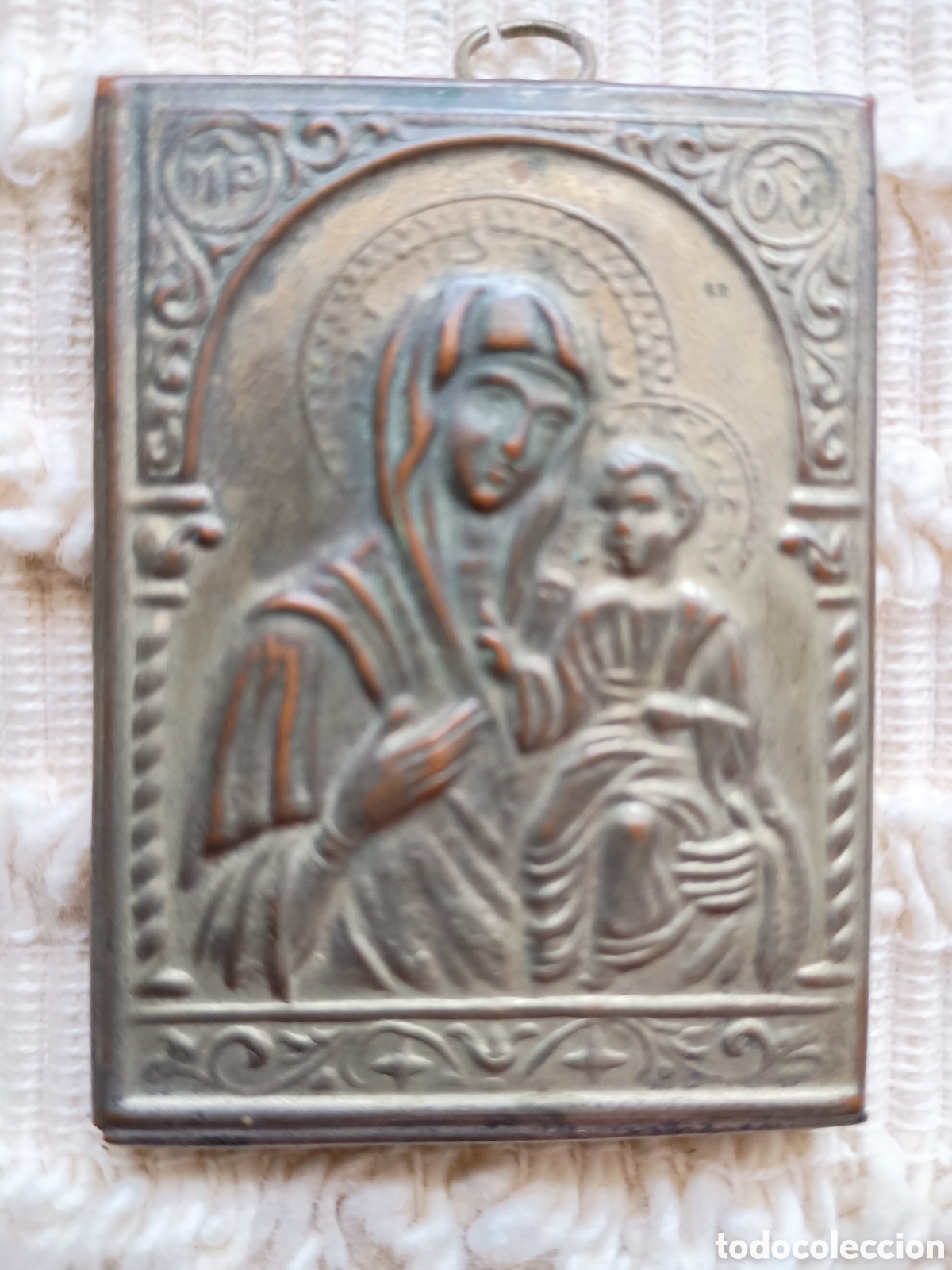 Antig&uuml;edades: Peque&ntilde;o Icono de viaje, Virgen con ni&ntilde;o en metal repujado