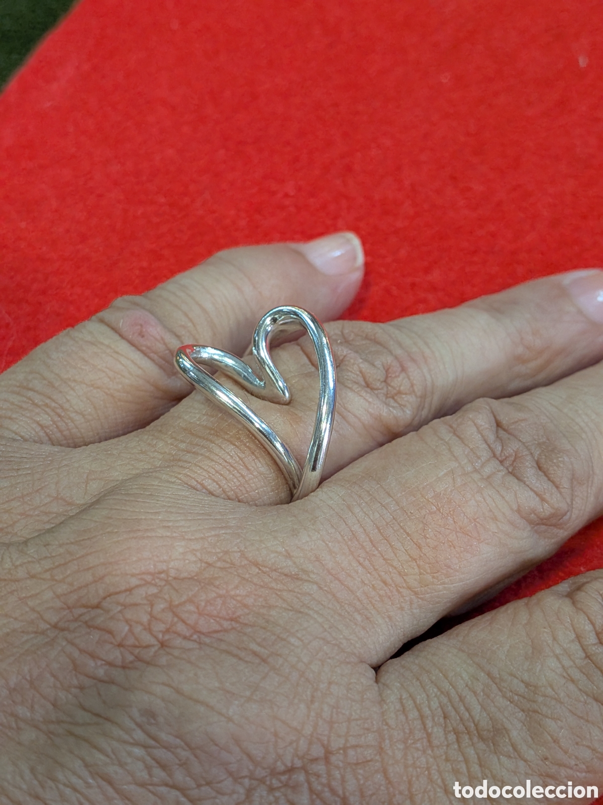 Antig&uuml;edades: Anillo Pandora modelo corazon, plata de ley 925. REF-5670