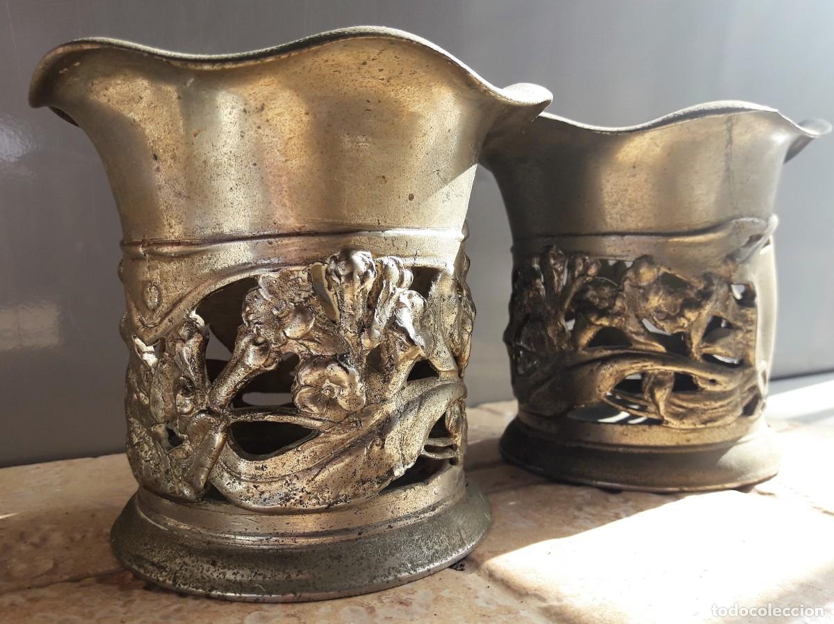 Antig&uuml;edades: ANTIGUOS PORTAVASOS MET&Aacute;LICO CON CALADO ORNAMENTAL FABRICADO EN PELTRE