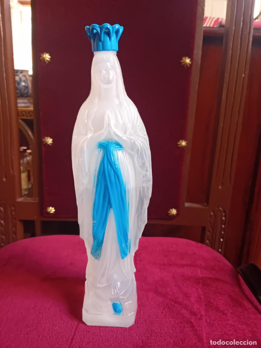 Antig&uuml;edades: Nuestra se&ntilde;ora de Lourdes con agua