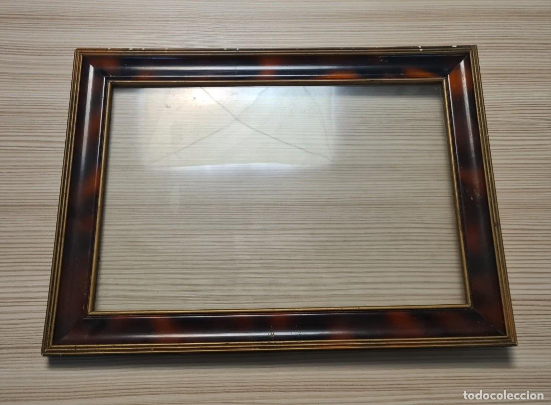 Antig&uuml;edades: Marco antiguo de madera y imitacion carey con cristal