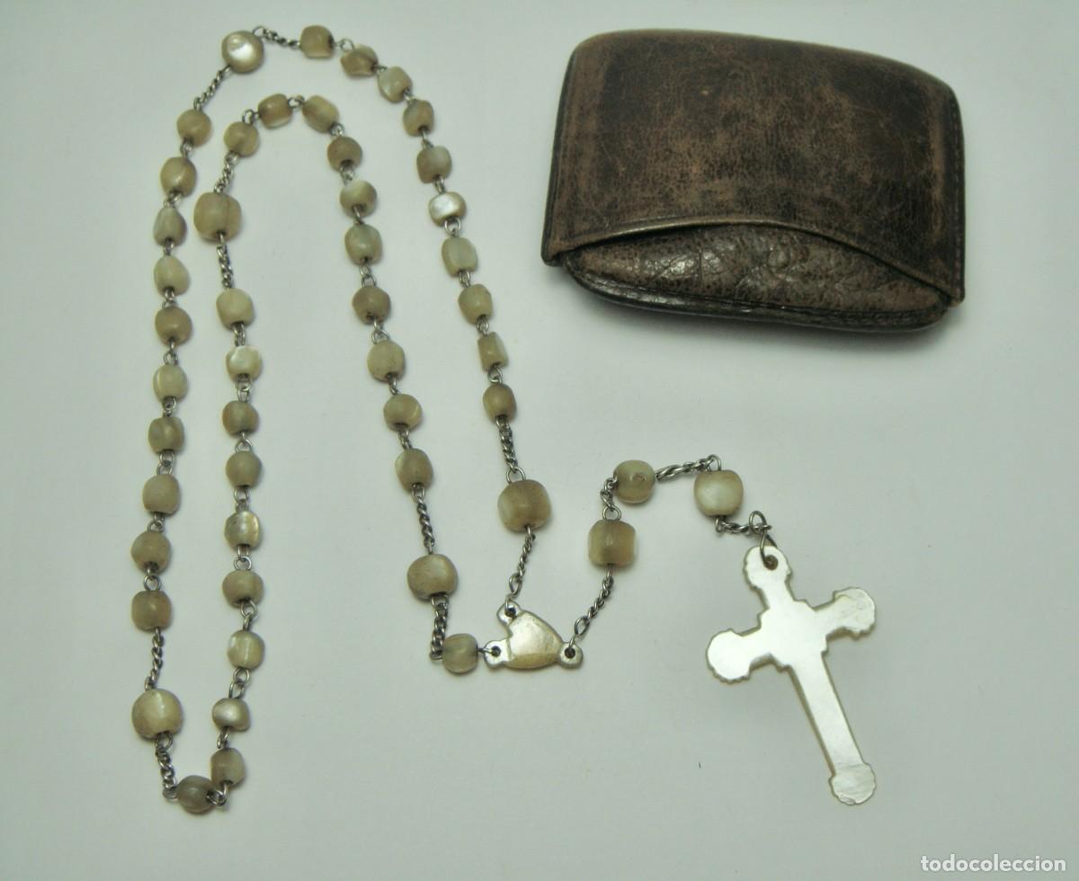 Antig&uuml;edades: Rosario Antiguo de N&aacute;car con Funda de Cuero &middot; Cruz de N&aacute;car &middot; Ca. 1890-1920