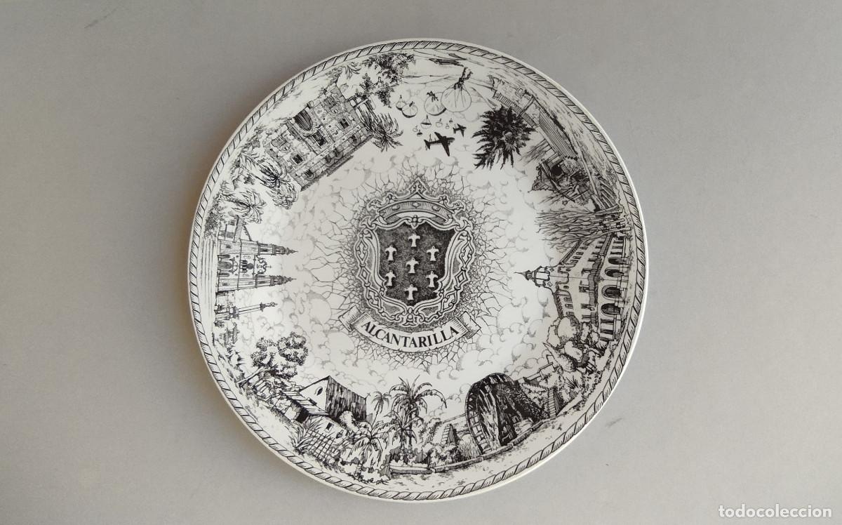 Antig&uuml;edades: Plato dedicado a la Ciudad de Alcantarilla - 25 cm - Royal China