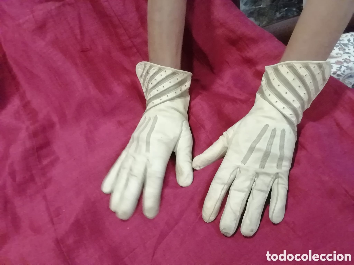 Antig&uuml;edades: Elegantes Guantes Vintage de Piel Blancos