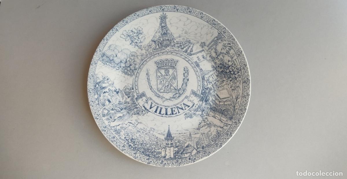 Antig&uuml;edades: Plato dedicado a la Ciudad de Villena - 25 cm - Royal China