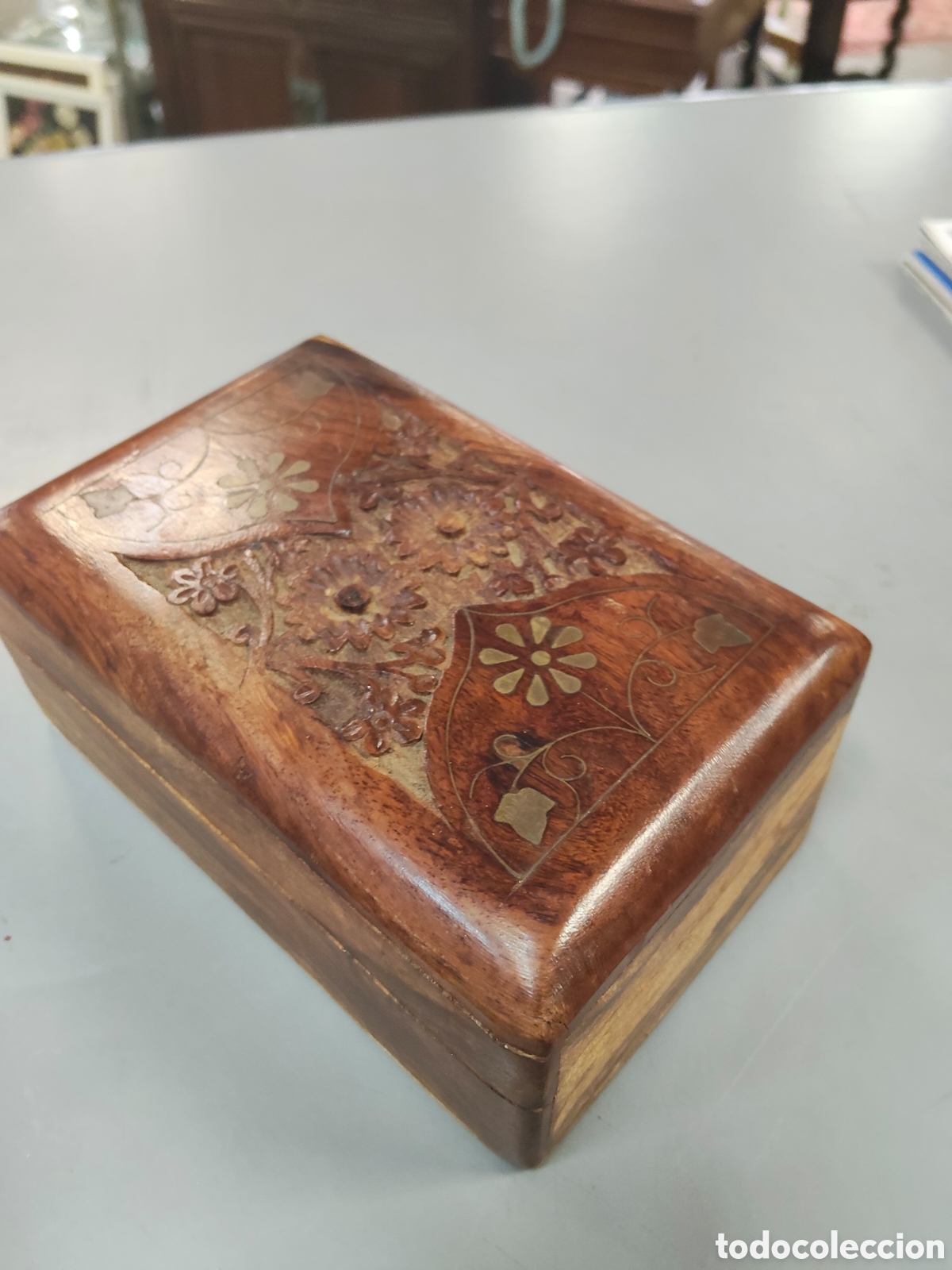 Antig&uuml;edades: Magn&iacute;fica caja de madera tallada - Foto 4