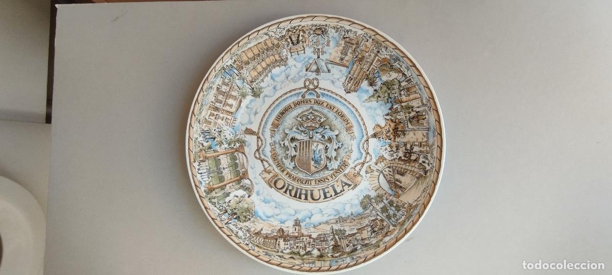 Antig&uuml;edades: Plato dedicado a la Ciudad de Orihuela - 25 cm