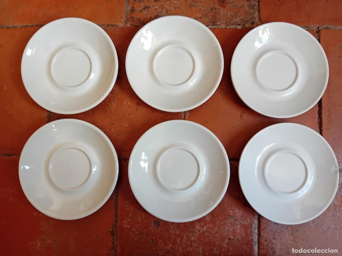 Antig&uuml;edades: 6 platos para tazas de porcelana