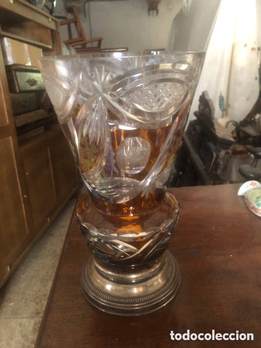 Antig&uuml;edades: Centro de mesa cristal tallado Bohemia y base plata punz&oacute;n.