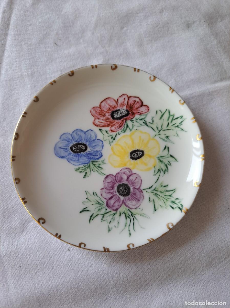 Antiquit&eacute;s: Peque&ntilde;o platillo de porcelana Resenthal Germany pintado a mano, flores.