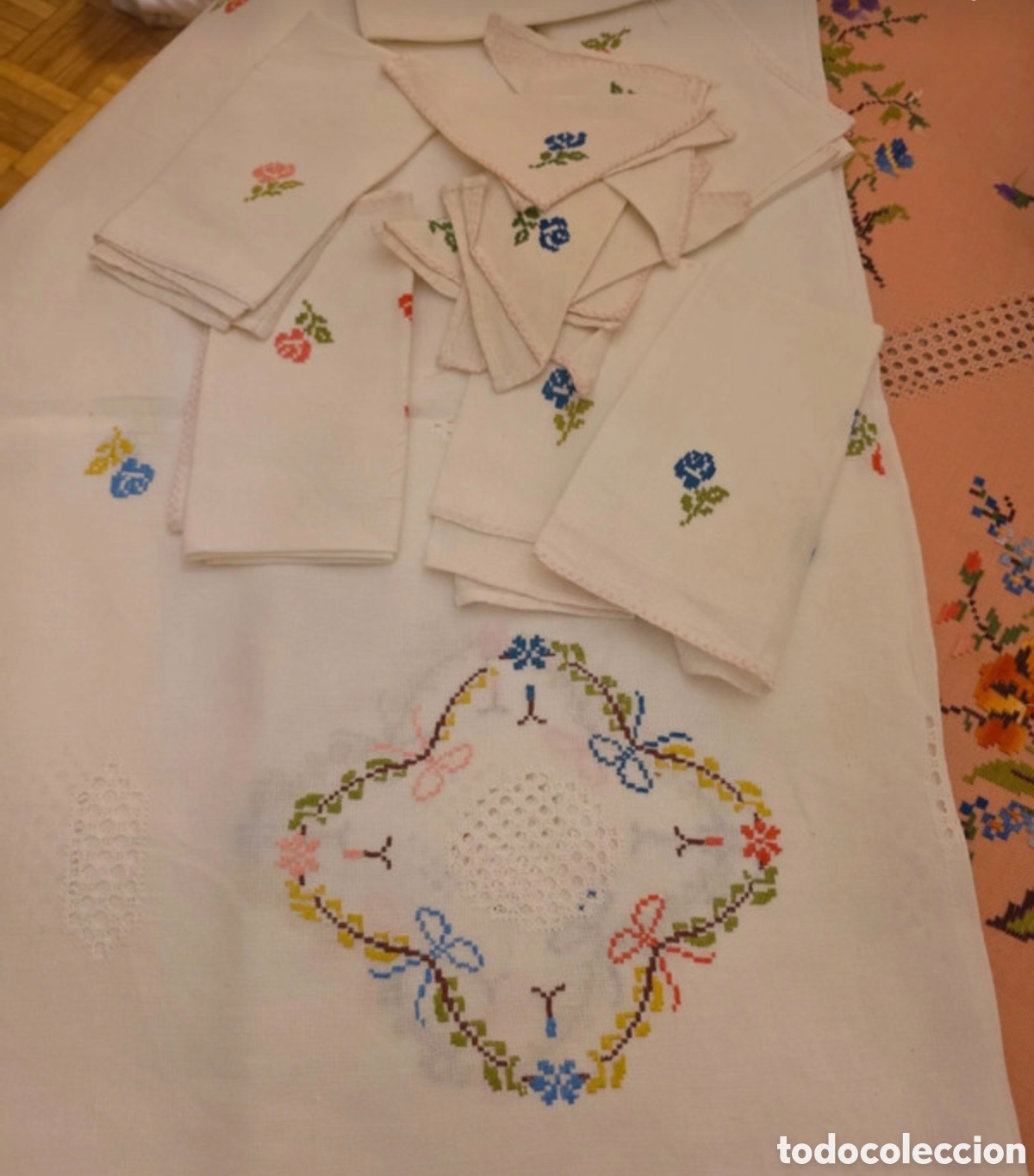 Antig&uuml;edades: &iexcl;Preciosa Manteler&iacute;a Vintage Bordada a Mano! Estilo Tradicional