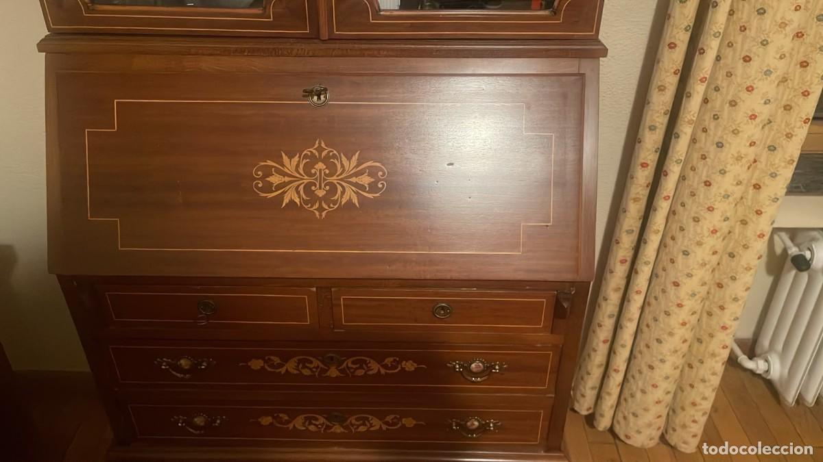 Antig&uuml;edades: Mueble escritorio con vitrina y cajones - Foto 3