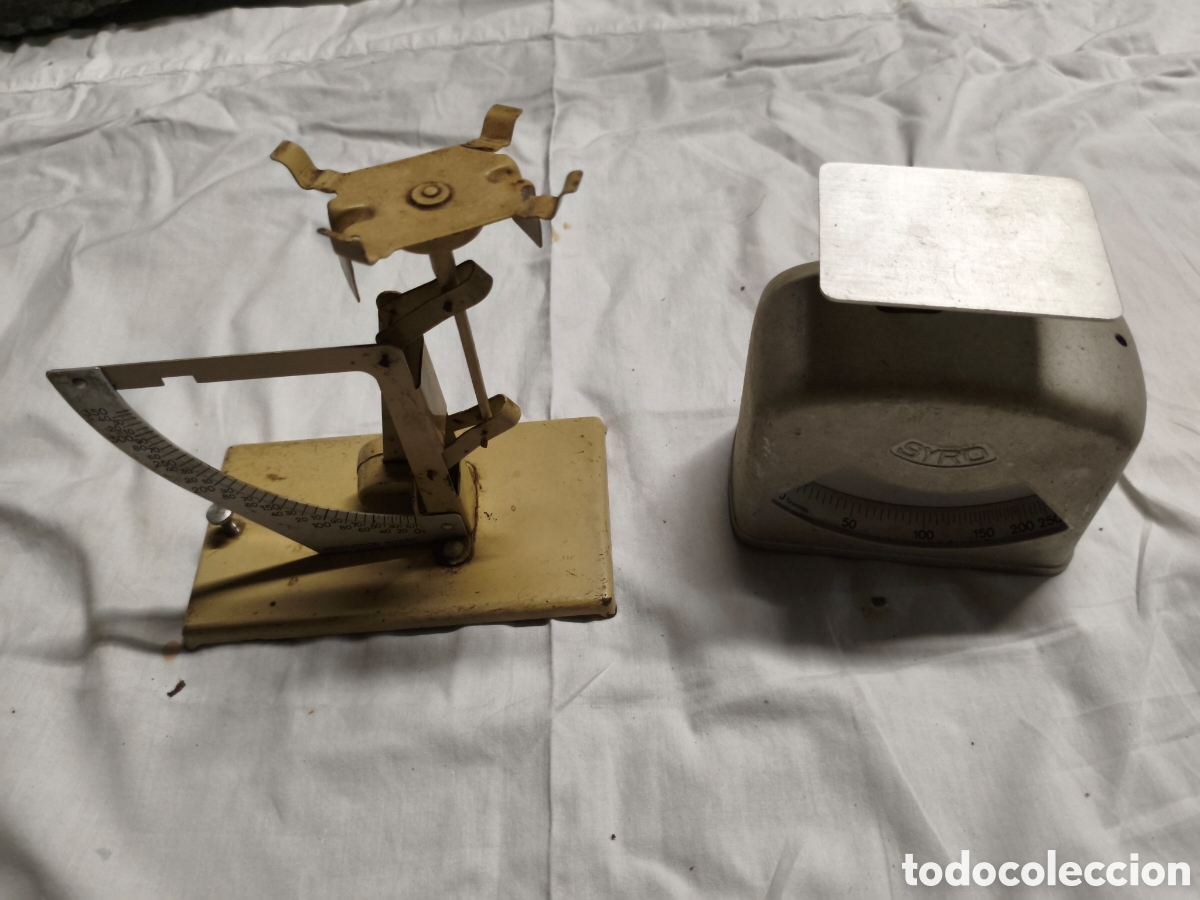 Antig&uuml;edades: B&aacute;sculas antiguas metalicas