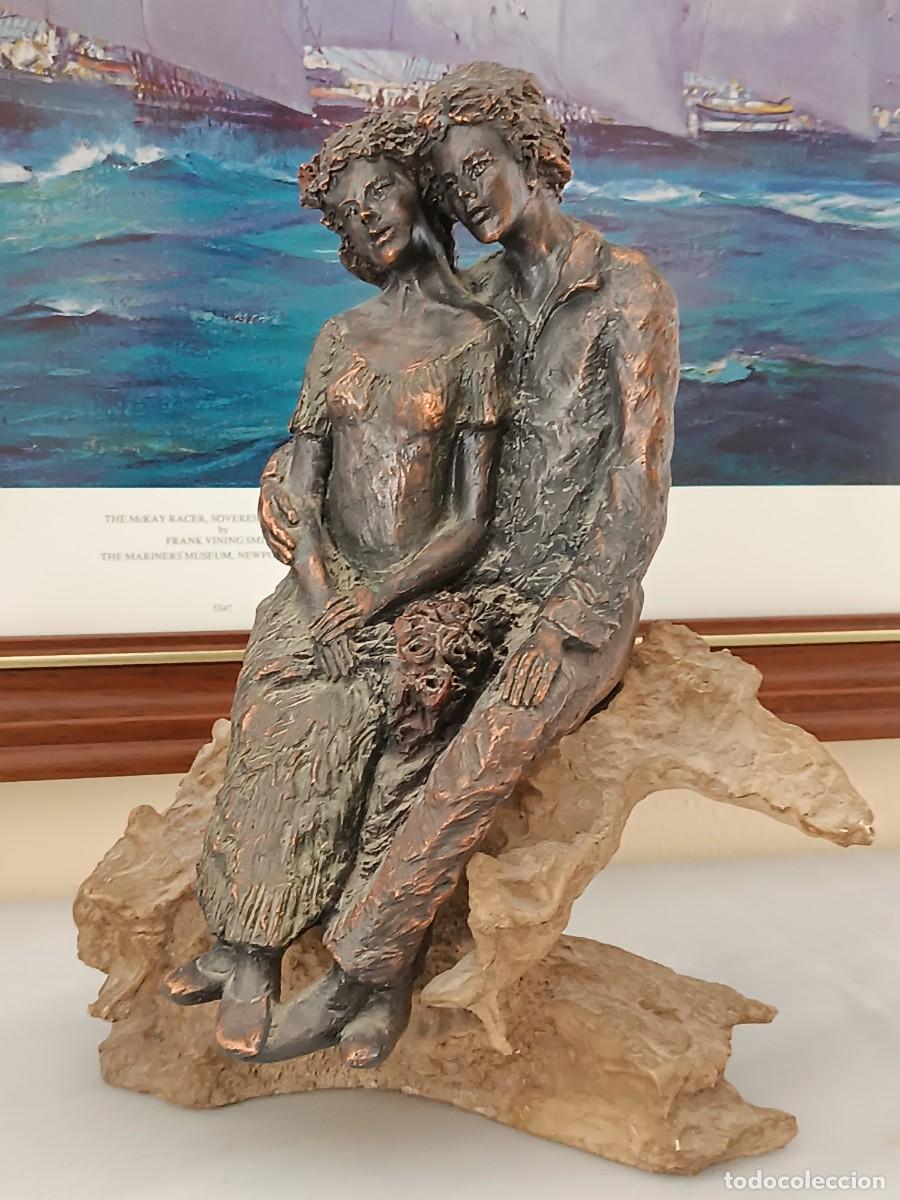 Antig&uuml;edades: ESPECTACULAR FIGURA FIRMADA (ESCENA DE ENAMORADOS)