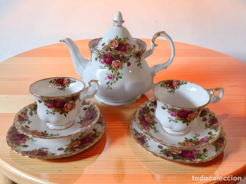 Antig&uuml;edades: Tetera 1200 ml como nueva y 2 tr&iacute;os Royal Albert Old Country Roses