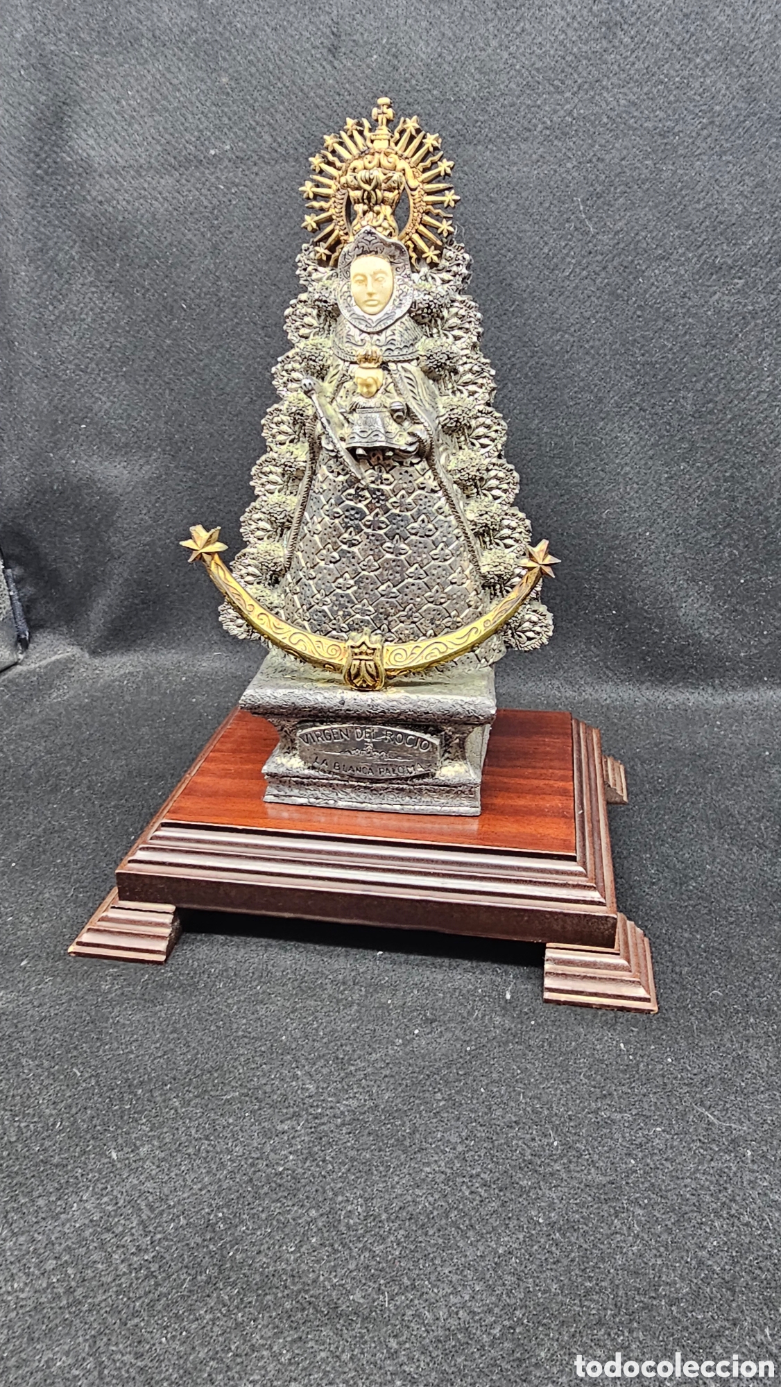 Antig&uuml;edades: Virgen del Roc&iacute;o ba&ntilde;ada en plata