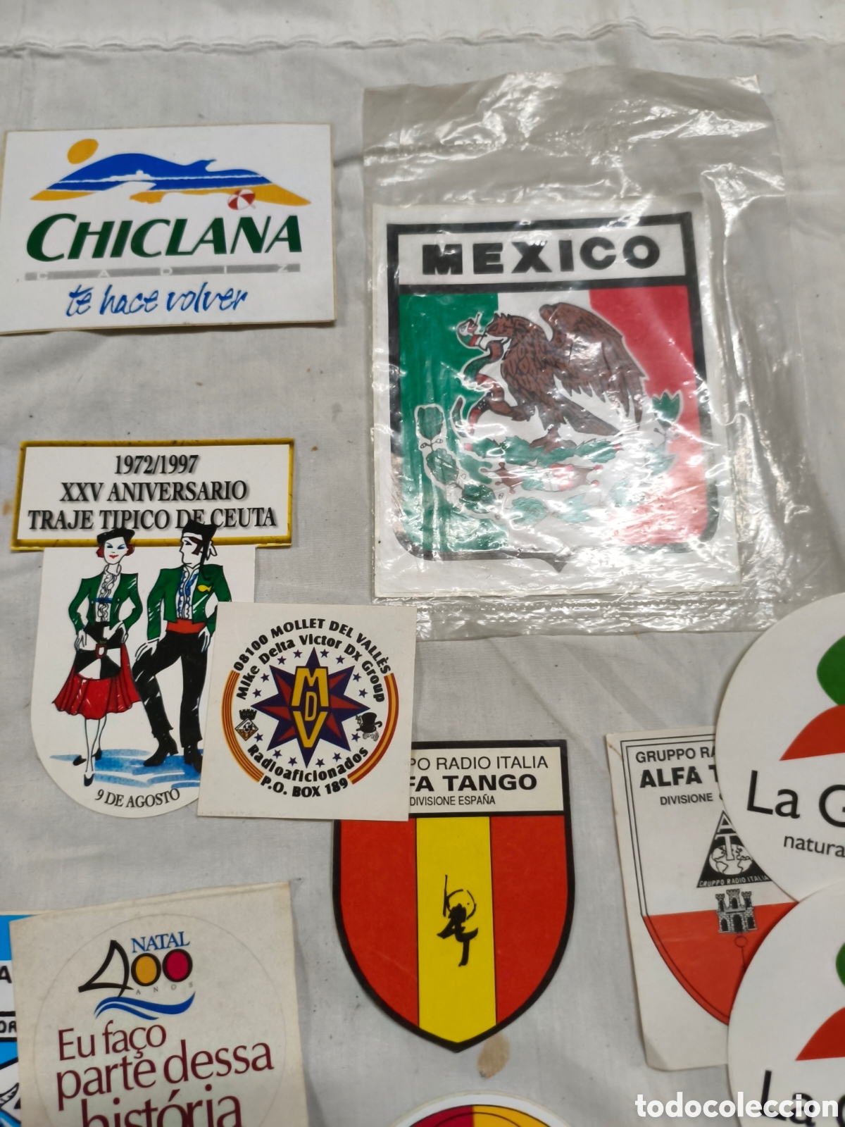 Antig&uuml;edades: Gran lote autoadhesivos antiguos - Foto 3