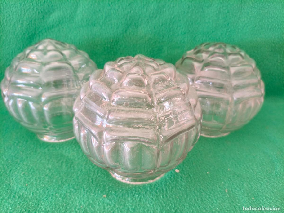 Antig&uuml;edades: TULIPA GLOBO CRISTAL TRANPARENTE LOBULADO. ART DEC&Oacute;. A&Ntilde;OS 1930.TRES UNIDADES.