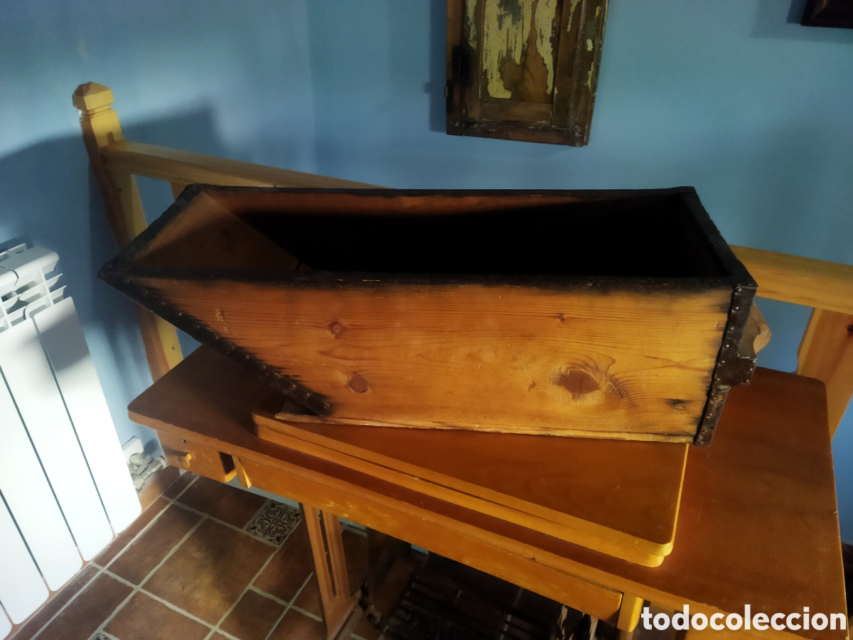Antig&uuml;edades: Fanega de madera y hierro