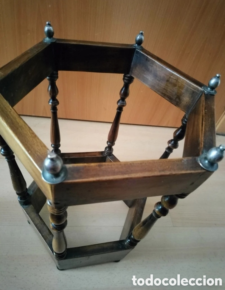 Antig&uuml;edades: Papelera piel y madera de Valenti. Original madera y Piel Valenti. Piezas &uacute;nicas