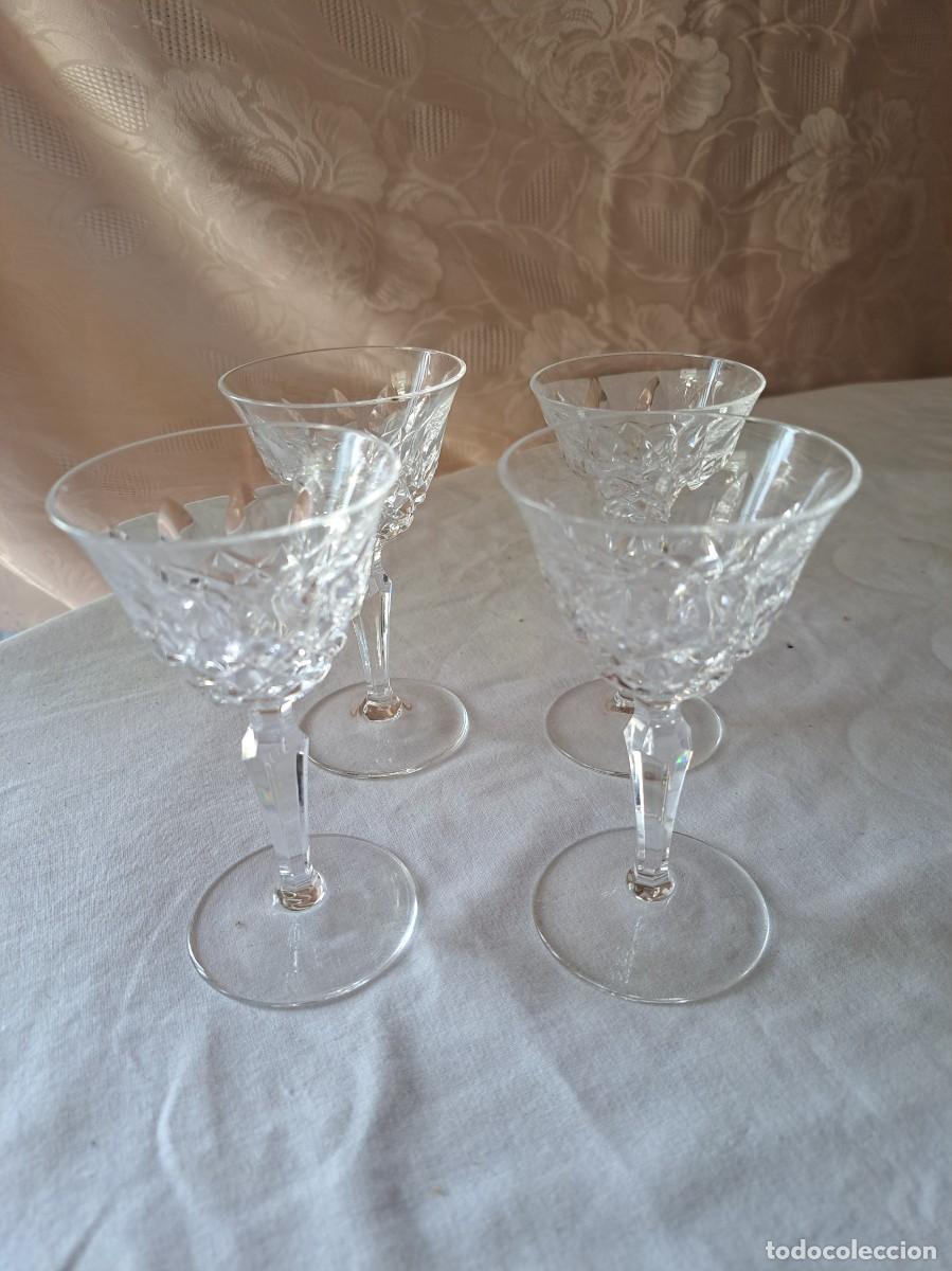 Antig&uuml;edades: Juego de 4 Copas de licor tallado diamante, Bohemia
