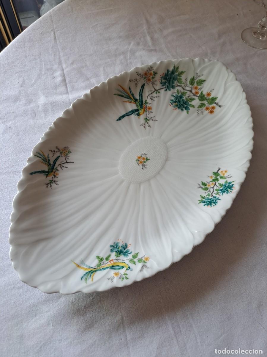 Antig&uuml;edades: Preciosa fuente oval de porcelana Haviland Limoges, ave del paraiso y flores.