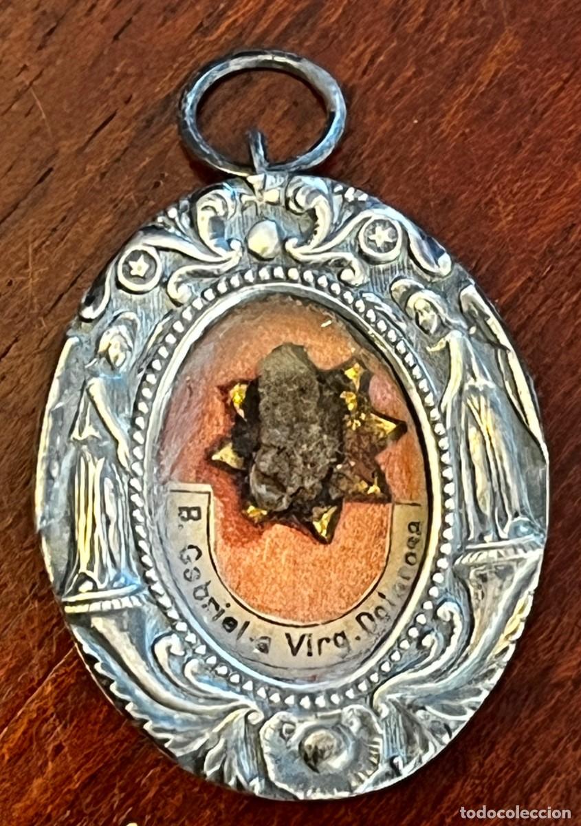 Antig&uuml;edades: ANTIGUO RELICARIO DE SAN GABRIEL DE LA VIRGEN DOLOROSA EN PLATA, CON RELIQUIA Y SELLO DE LACRE
