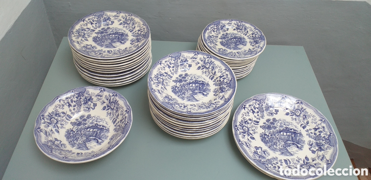 Antig&uuml;edades: Vajilla 32 piezas Ironstone Tableware Underglaze. Italy
