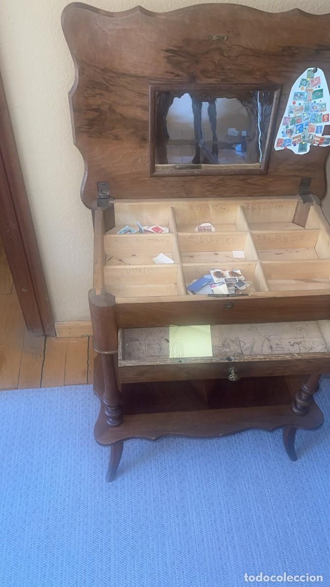 Antig&uuml;edades: Mesa colecci&oacute;n sellos - Foto 2