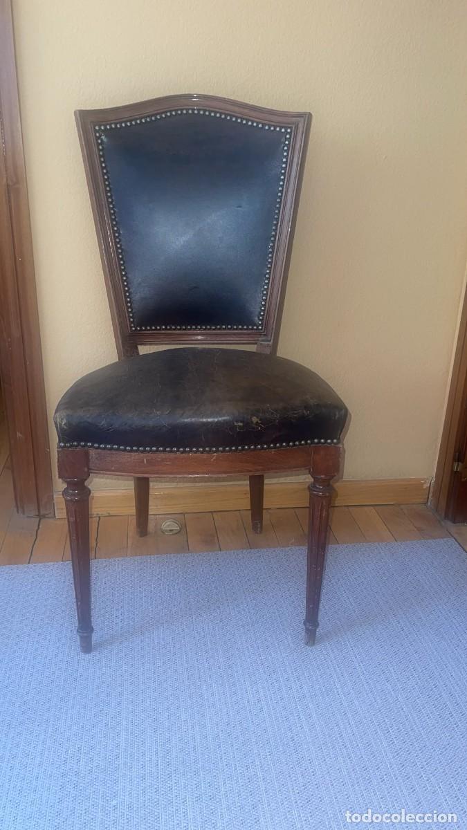 Antig&uuml;edades: Silla tapizada en cuero