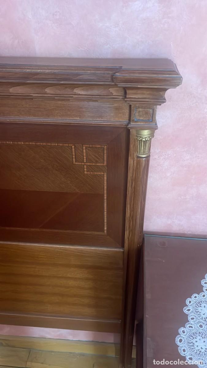 Antig&uuml;edades: Dormitorio estilo Imperio, dos mesillas, comoda y dos cabeceros. - Foto 3