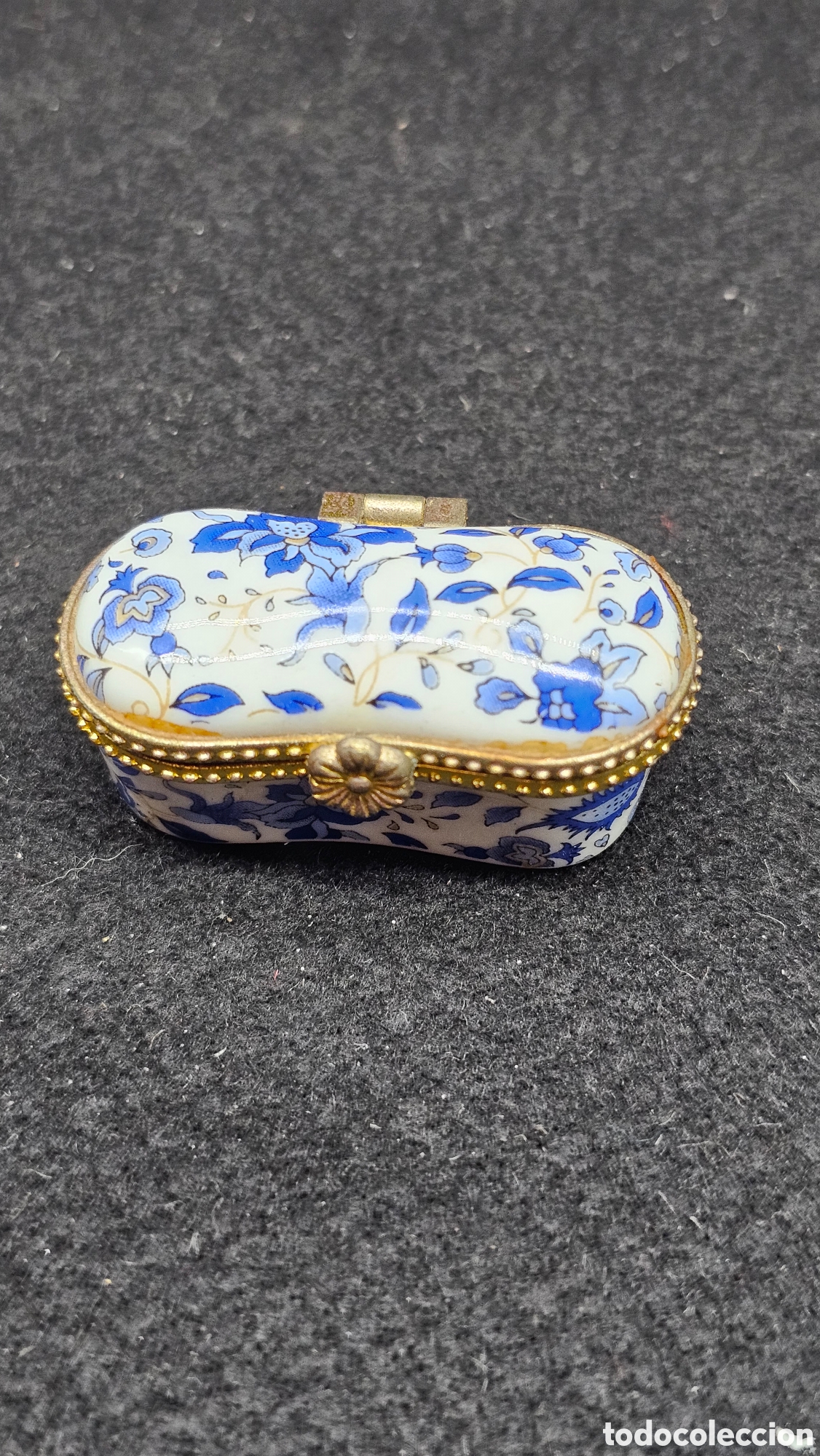 Antig&uuml;edades: Antigua cajita de porcelana de colecci&oacute;n