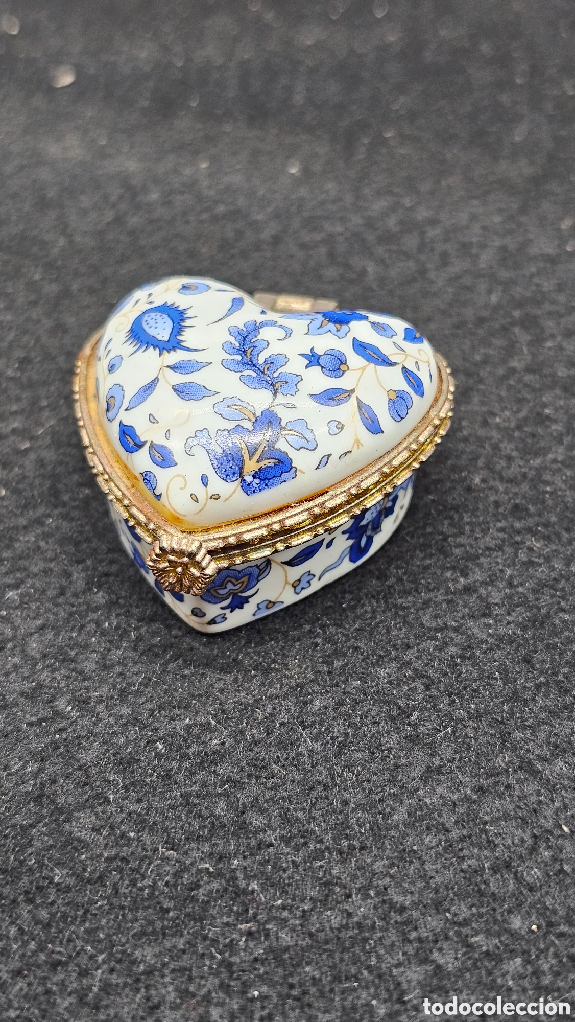 Antig&uuml;edades: Cajita de porcelana de colecci&oacute;n
