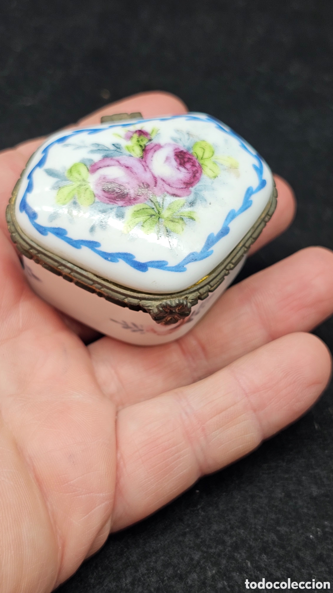 Antig&uuml;edades: Cajita de porcelana de colecci&oacute;n