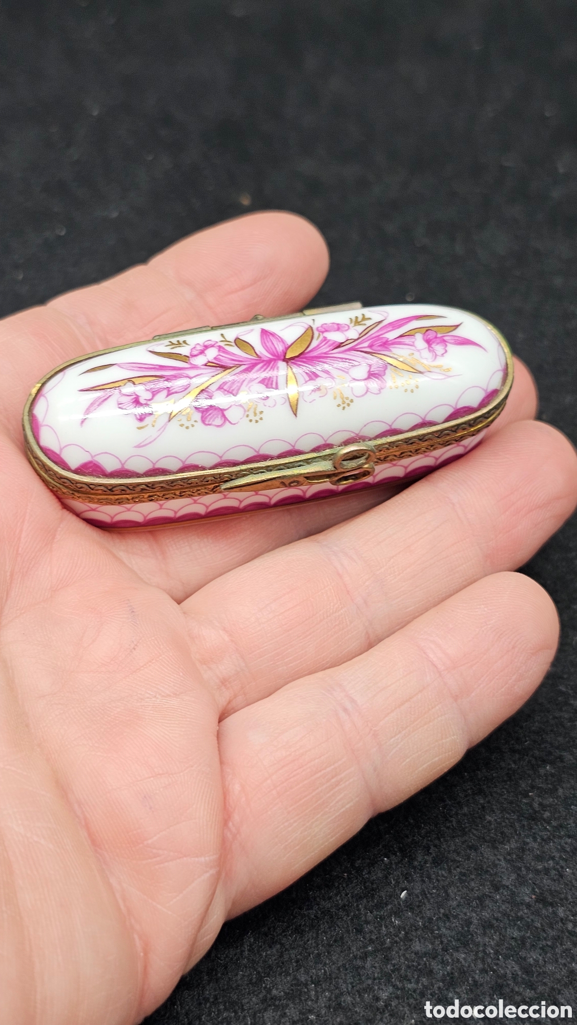 Antig&uuml;edades: Cajita de porcelana de colecci&oacute;n