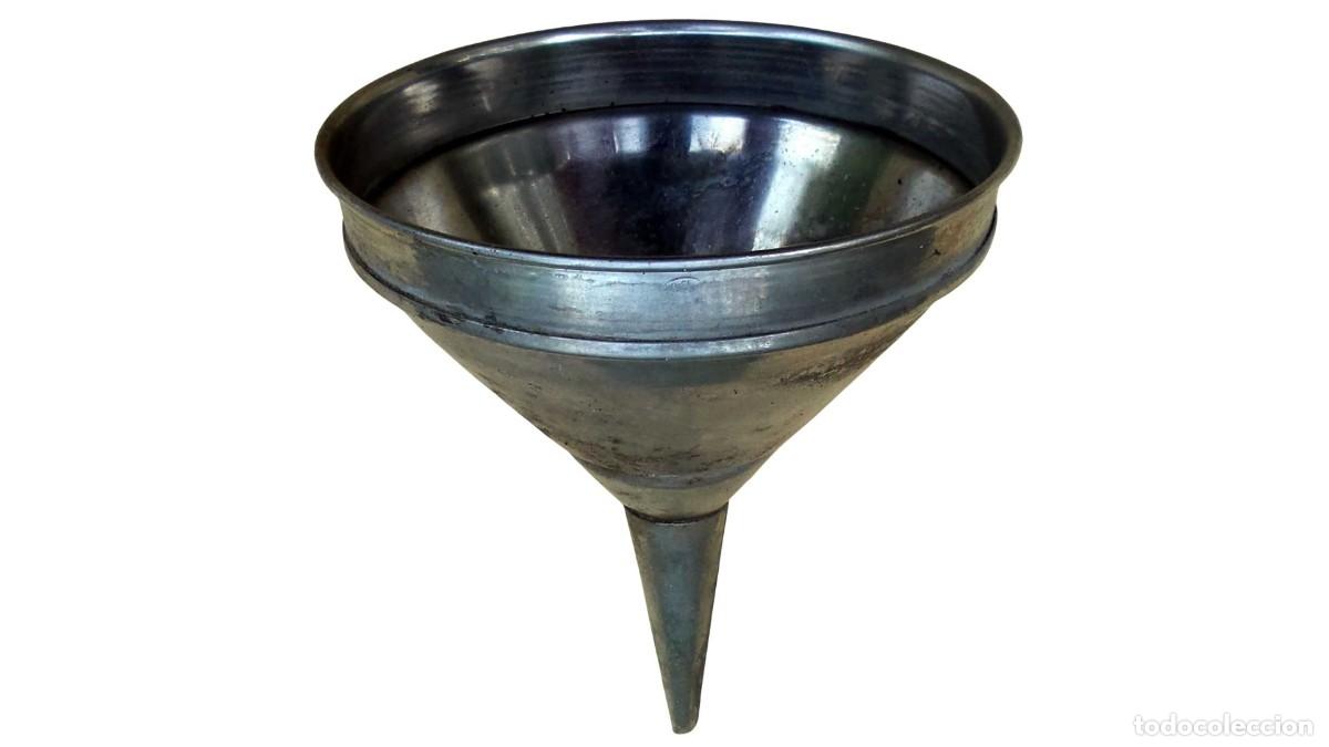 Antiques: Embudo Vintage de Acero Inoxidable &mdash; A&ntilde;os 80
