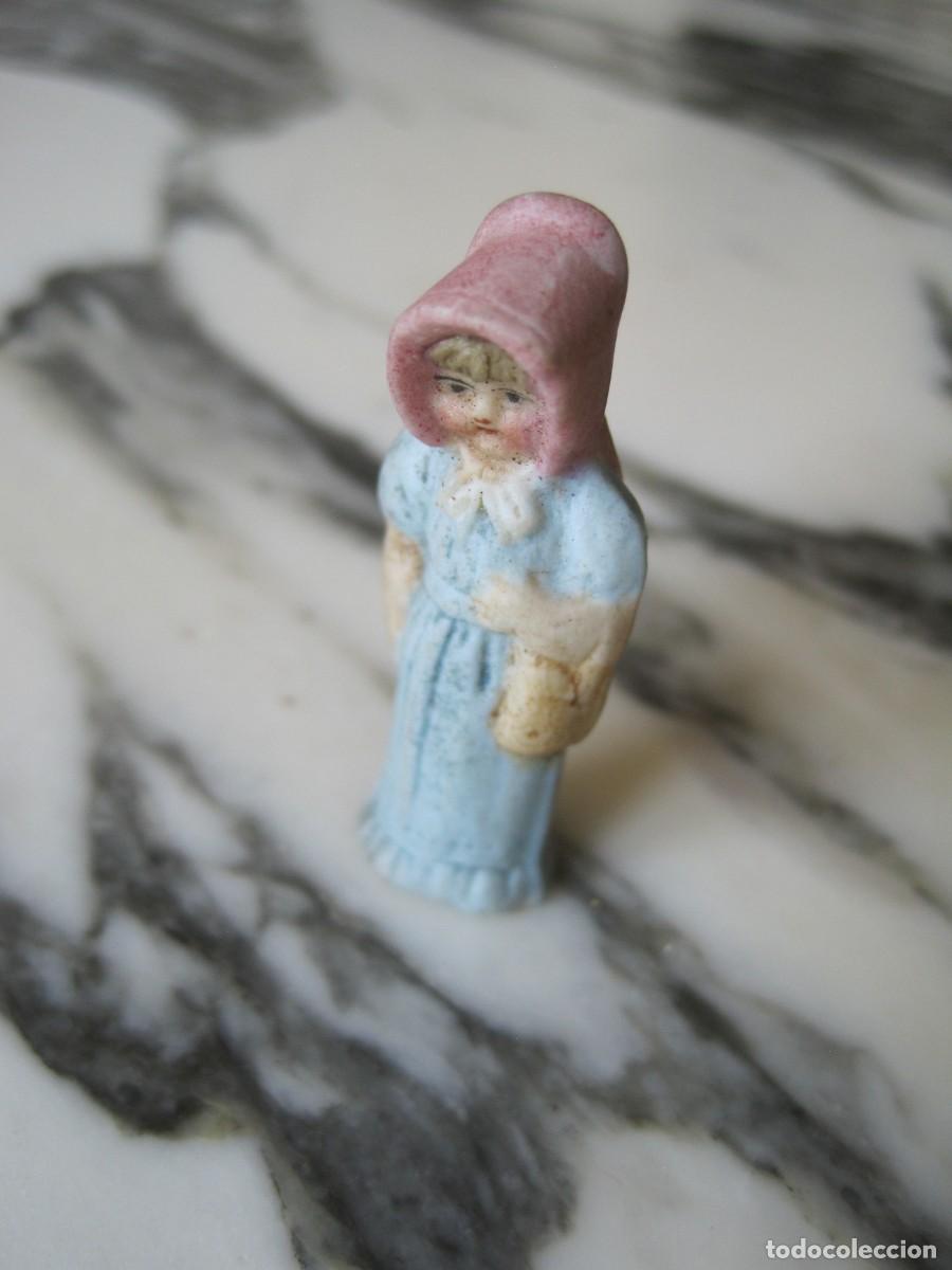 Antig&uuml;edades: PEQUE&Ntilde;A FIGURA DE PORCELANA BISCUIT - NI&Ntilde;A