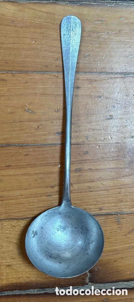 Antig&uuml;edades: Cuchar&oacute;n antiguo aluminio grabado NK vintage cocina decoraci&oacute;n