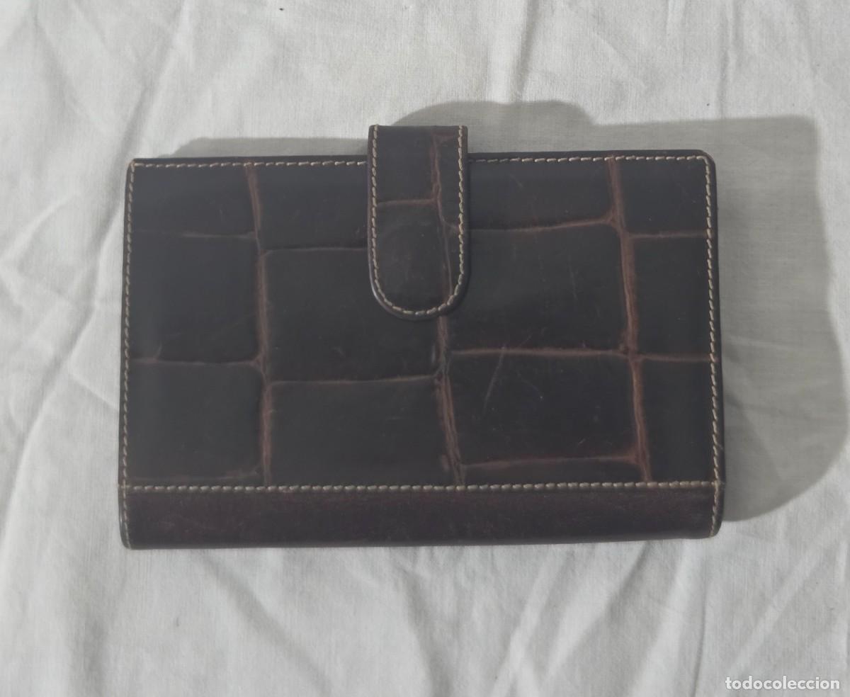 Antig&uuml;edades: Bolso cartera de piel de cocodrilo