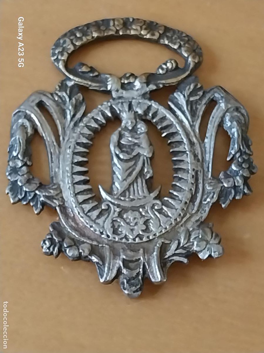 Antig&uuml;edades: VIRGEN DEL FUNDAMENTO BENISANO MEDALLON MEDALLA 6.4CMS ALTO ORIGINAL ANTIGUA