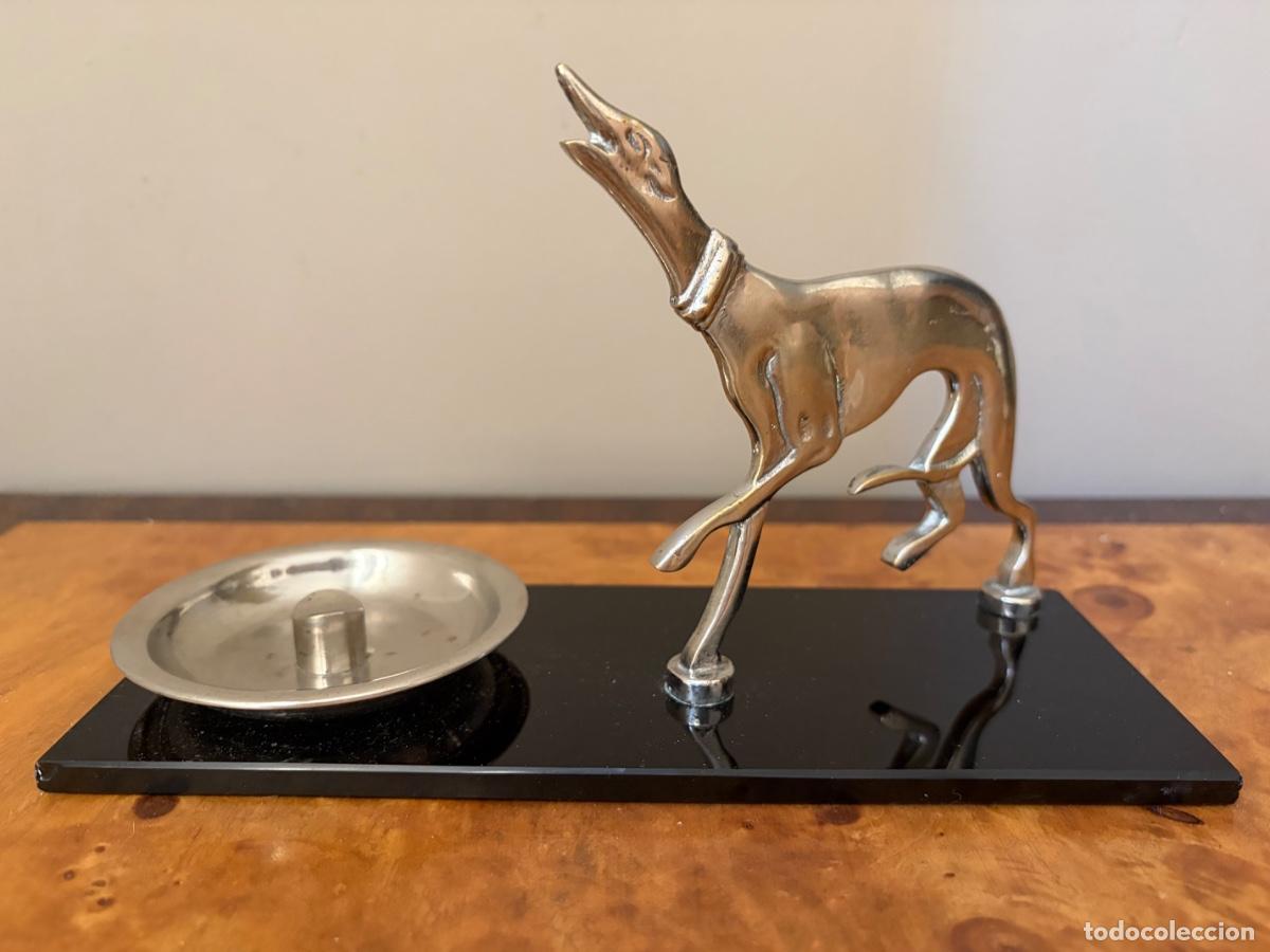 Antig&uuml;edades: ESCULTURA GALGO CENICERO ART DECO