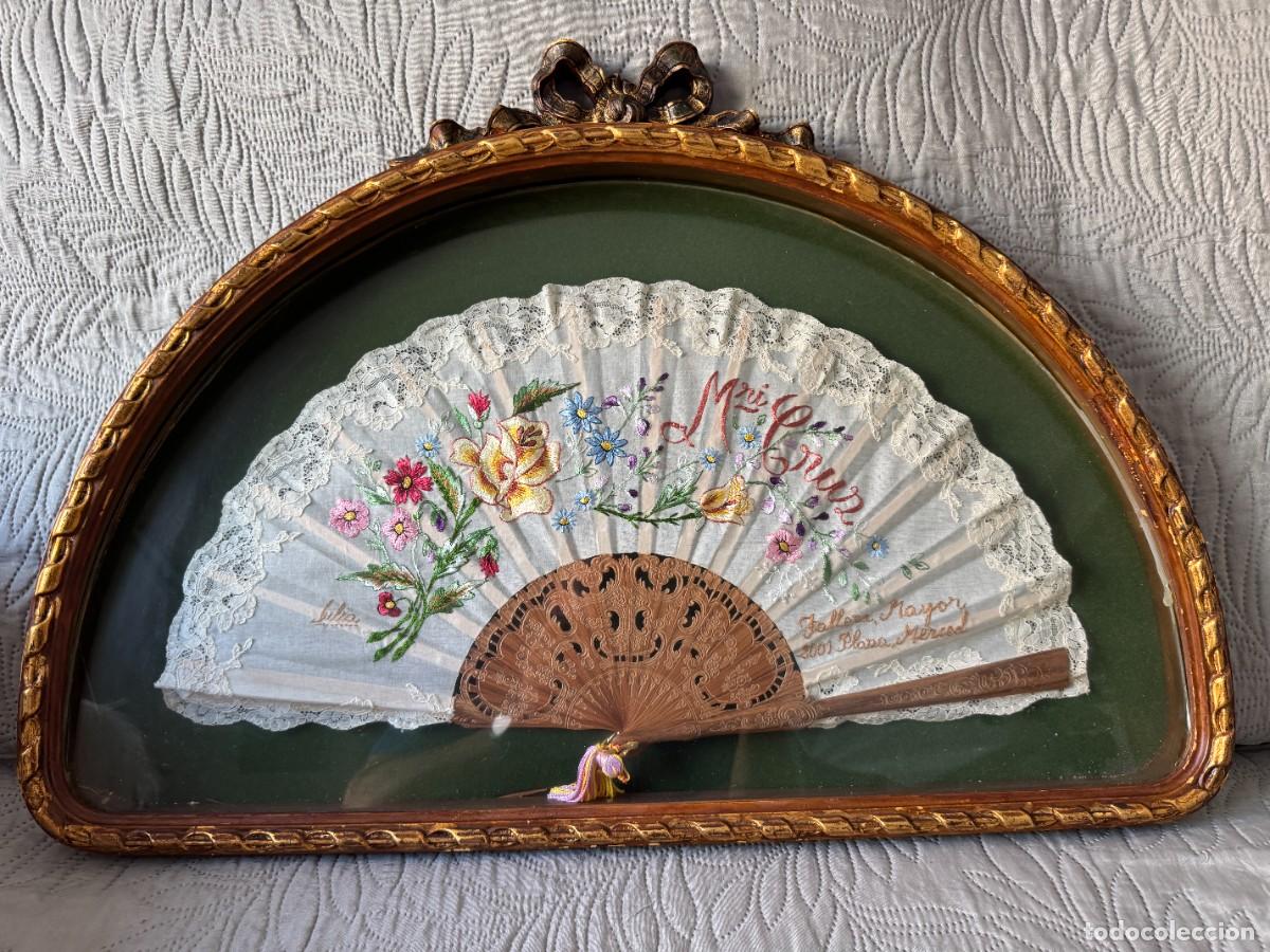 Antig&uuml;edades: Abanico vintage bordado a mano enmarcado, Valencia, 2001, pieza decorativa