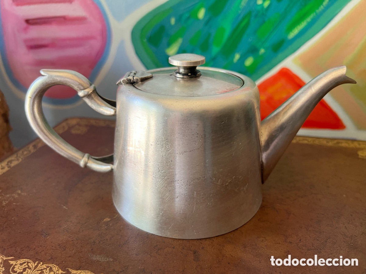 Antig&uuml;edades: Antigua cafetera con punzones plata