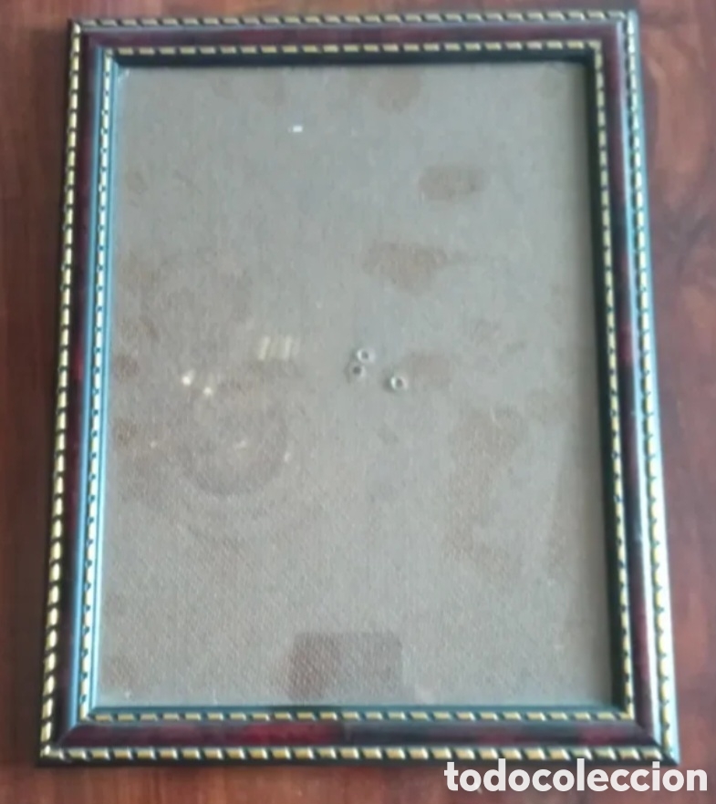 Antig&uuml;edades: Marco de madera con detalles dorados. 21x27cm