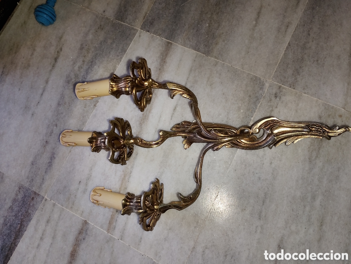 Antig&uuml;edades: Antiguo Aplique de Pared de Bronce de 3 Brazos - Estilo Cl&aacute;sico / Vintage&rdquo;