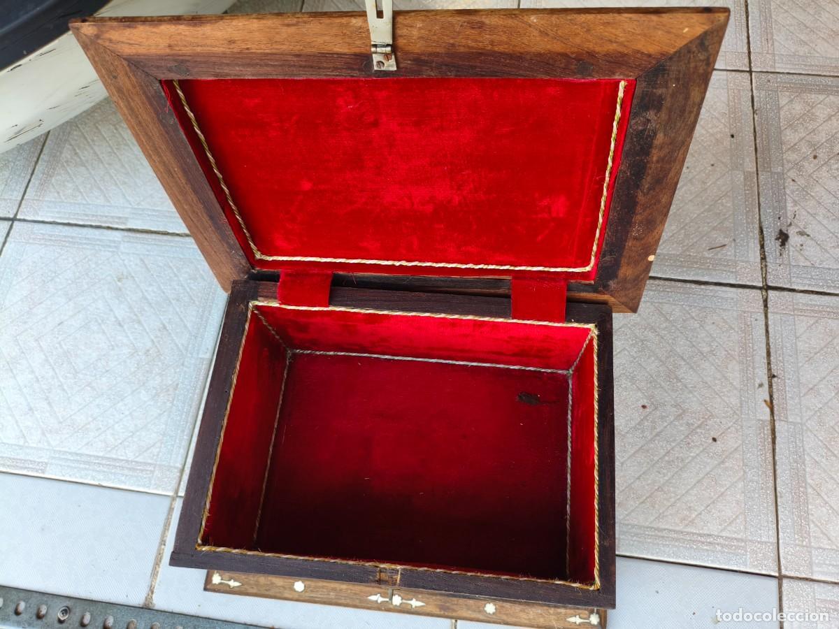 Antig&uuml;edades: Caja de madera decorada con elefantes - Foto 4