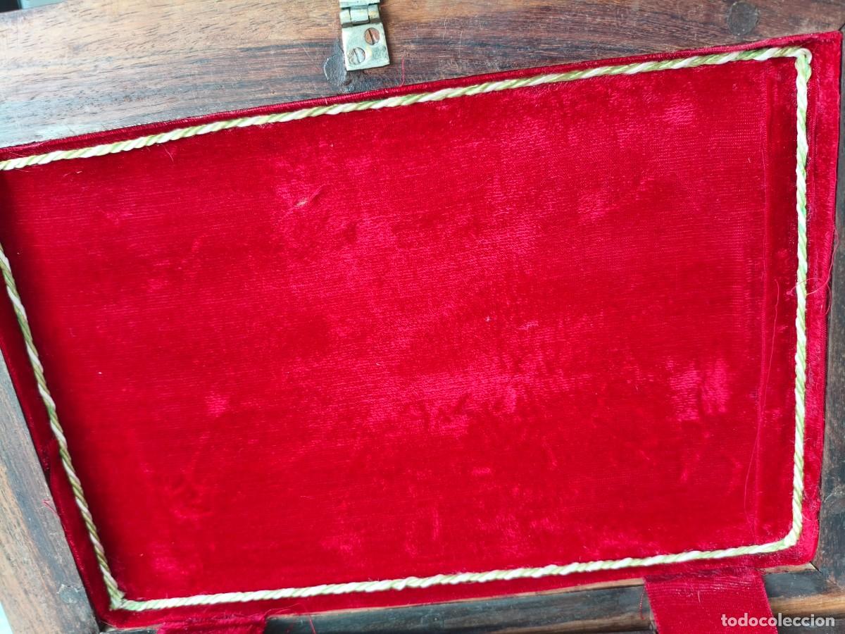 Antig&uuml;edades: Caja de madera decorada con elefantes - Foto 6
