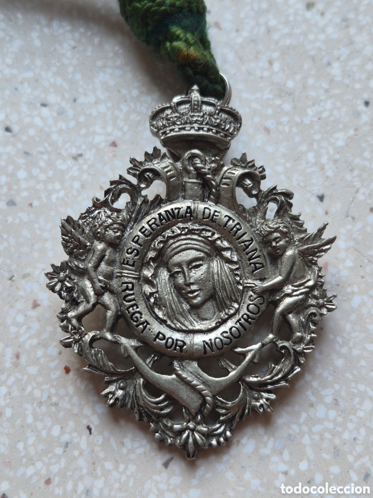 Antig&uuml;edades: MEDALLA CORONACI&Oacute;N ESPERANZA DE TRIANA - 1984 - Semana Santa Sevilla - EXCELENTE